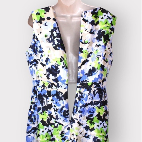 Floral V-neck Dress by Evan Picone White, Periwinkle, Blue, and Green Size 8 - Picture 9 of 15
